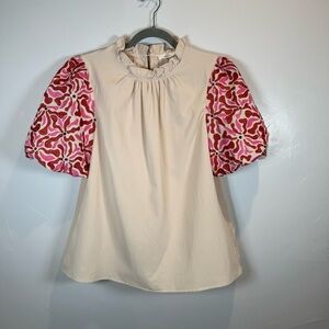 Entro Cream Top with Pink Patterned Sleeves